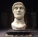 Tête de Constantin, copie de la tête d'une statue géante