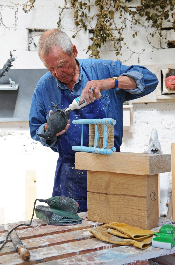 Mark Brusse dans son atelier parisien